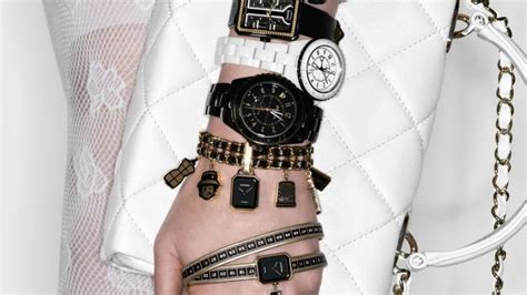 cinture chanel|Chanel couture o'clock capsule.